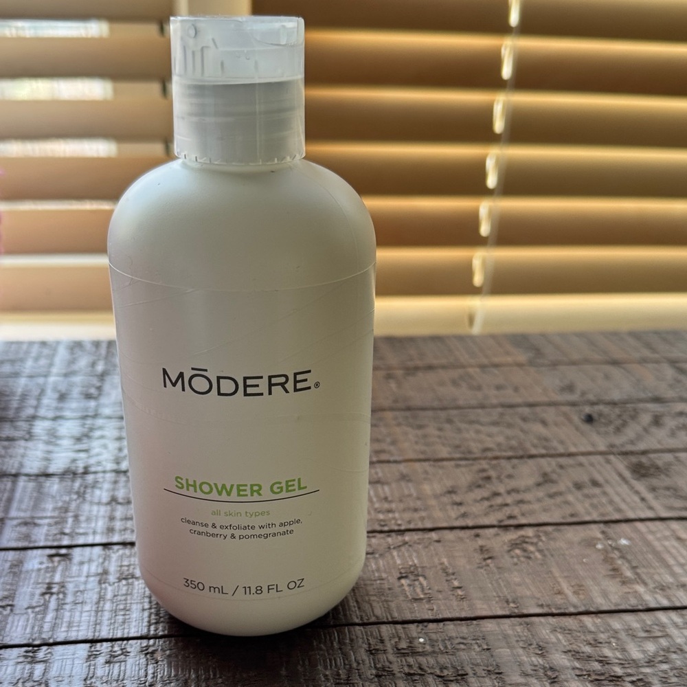 NWT/Sealed Modere Shower Gel